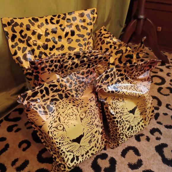 HecticVintage - April M - Picture 2 of 2